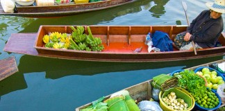 Tha Kha Floating Market