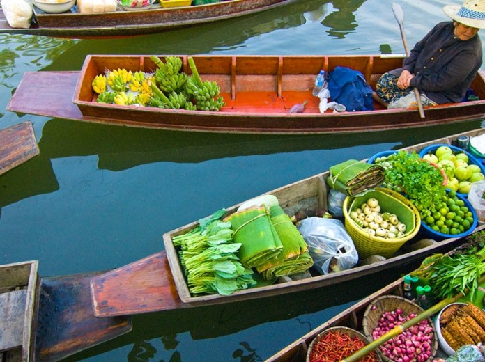 Tha Kha Floating Market