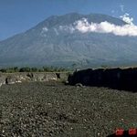 280px-Agung_usgs